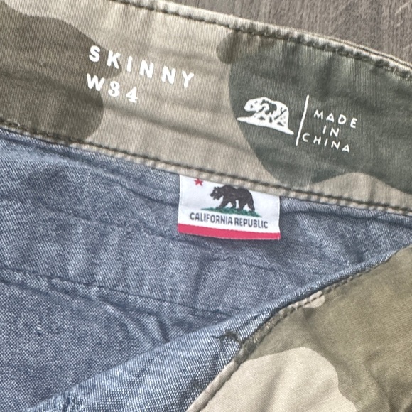 Men's Camouflage Cargo Shorts - Picture 3 of 5